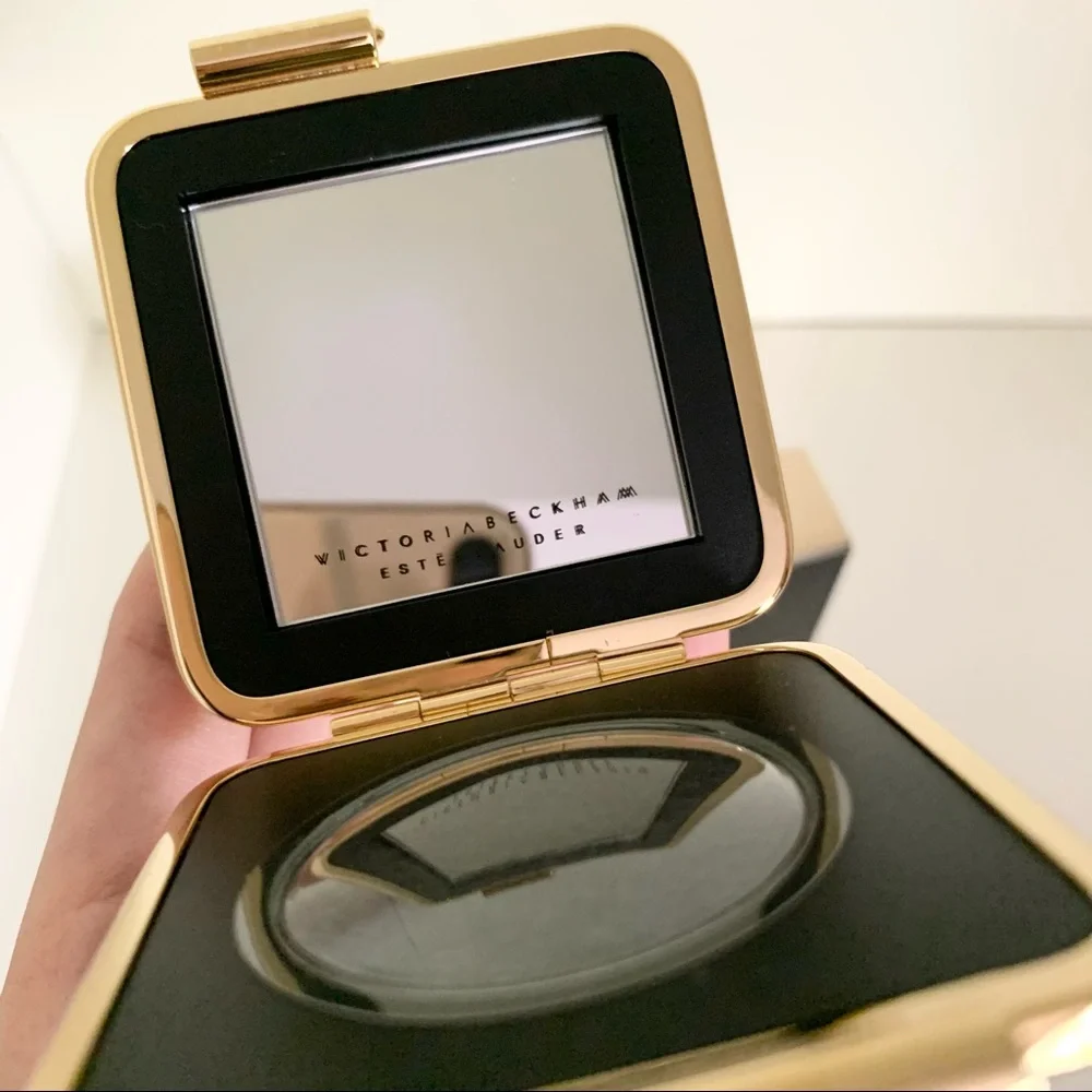 Victoria Beckham leather compact shadow